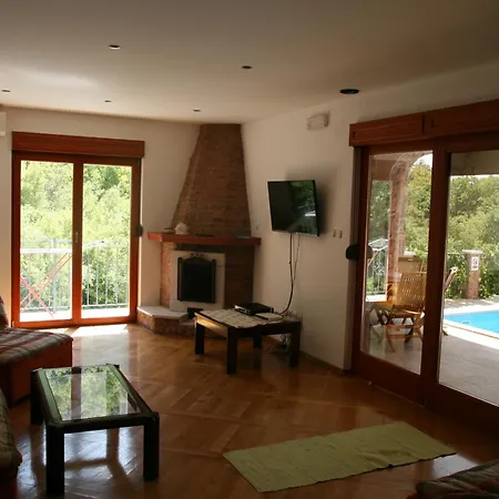 Cucuk Apartament